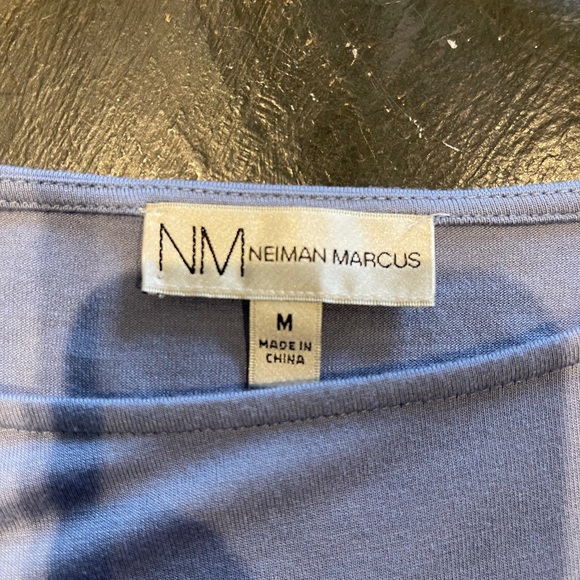 Blue top with cut out sleeves. Size medium - Picture 4 of 4